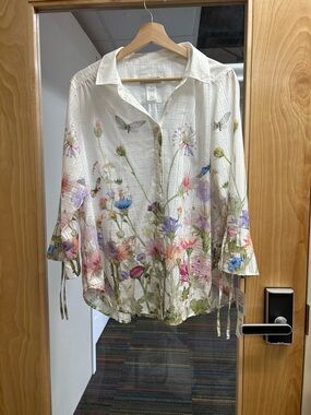 Alfred Dunner White Floral & Butterfly Button-Front Blouse
